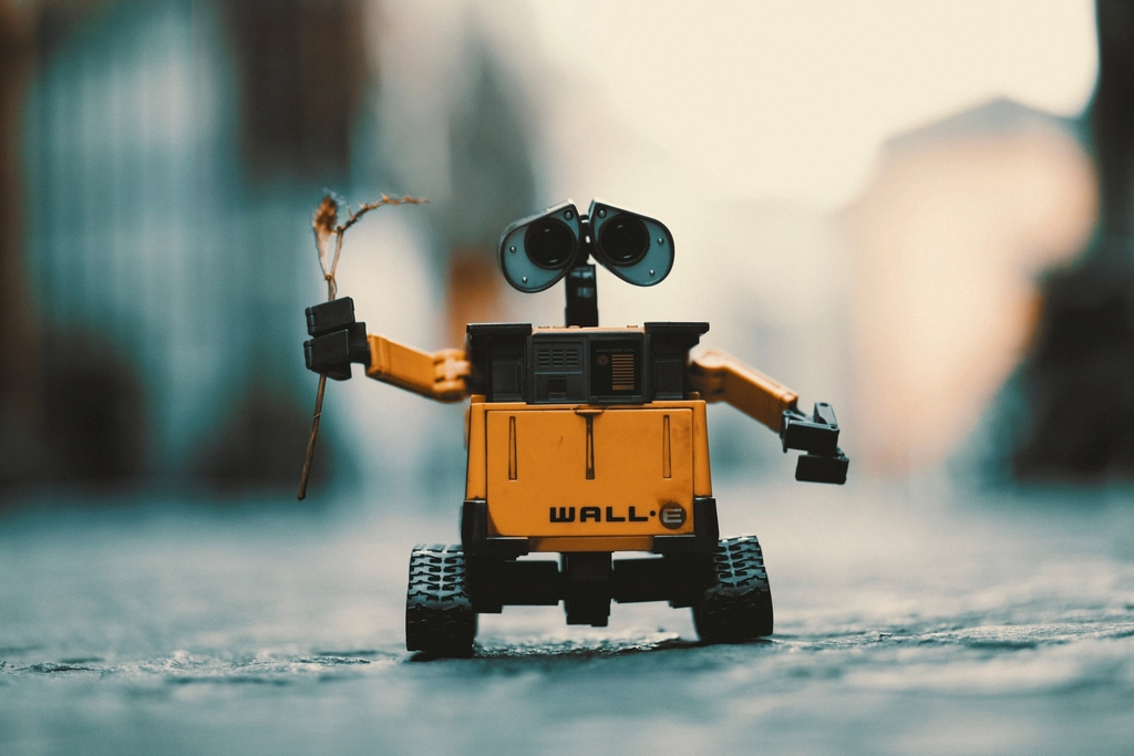 Wall-E figurine toy, robot animation